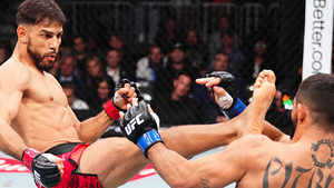 Huyền thoại MMA khiêu khích đối thủ khi ra mắt UFC rồi nhận cái kết cay đắng