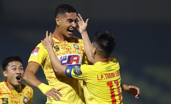 Gustavo thi đấu thành công trong màu áo Thanh Hóa.